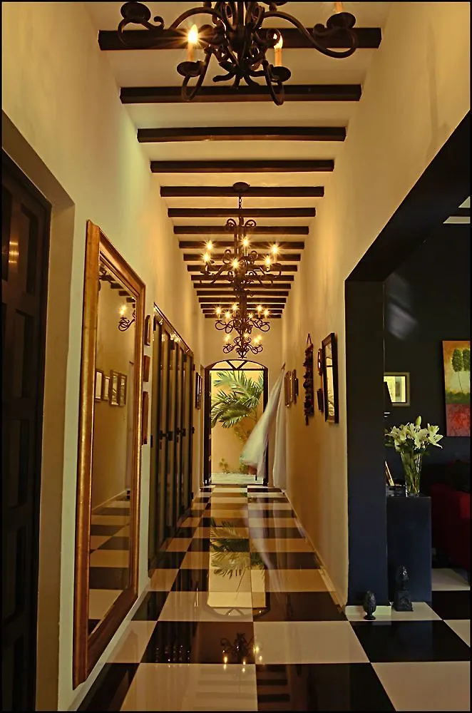 Ochenta Y Dos Bed & Breakfast & Spa  Merida