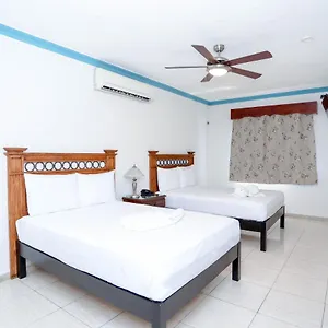 Avenida Cancun